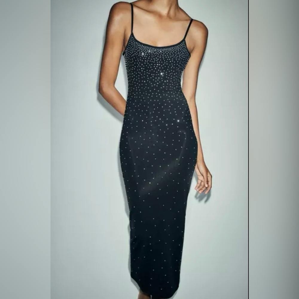 Elegant Black Maxi Dress with Glittering Details
